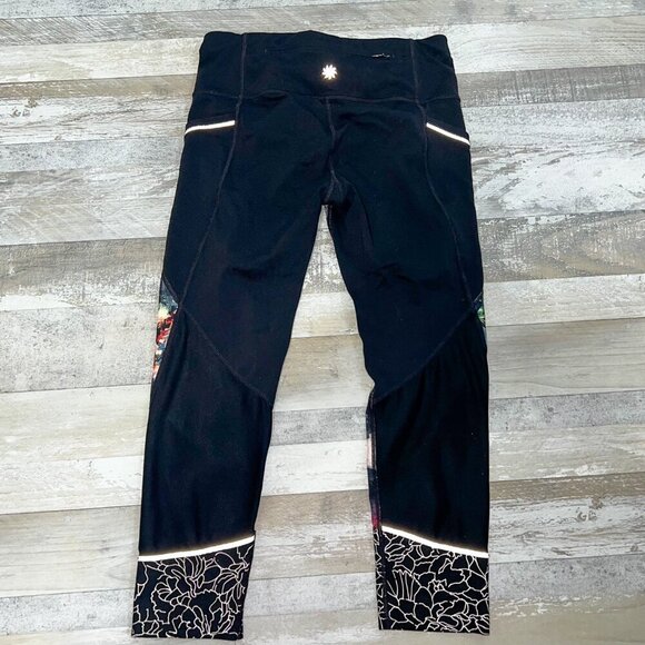 Athleta Women's Black Orchid Relay 2.0 Capri Size S - Picture 7 of 9